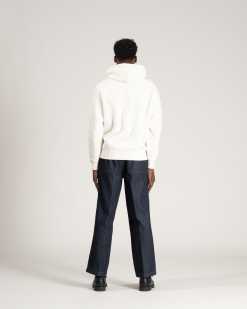 Hoodie Milk -Dress store AW 21 On Model Web Res Heavyweight Hoody 003