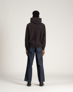 Hoodie Coal -Dress store AW 21 On Model Web Res Heavyweight Hoody 012