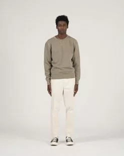 Crew Sweatshirt - Pigment Desert -Dress store SS22 ON MODEL WEB 090