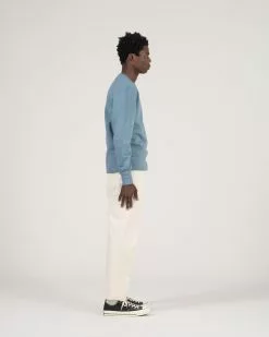 Crew Sweatshirt - Pigment Marine -Dress store SS22 ON MODEL WEB 094