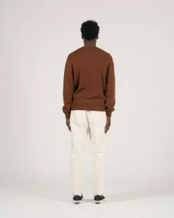Ivy V-Sweater Brown -Dress store SS22 ON MODEL WEB 120