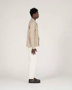 Pines Shirt Khaki -Dress store SS22 ON MODEL WEB 461