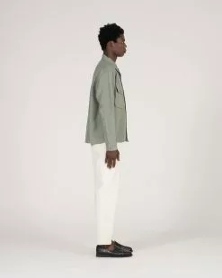 Pines Shirt Green -Dress store SS22 ON MODEL WEB 467