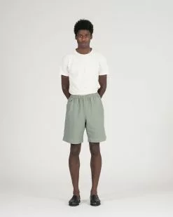 Sunday Short Green -Dress store SS22 ON MODEL WEB 473