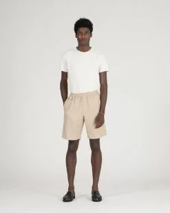 Sunday Short Khaki -Dress store SS22 ON MODEL WEB 476