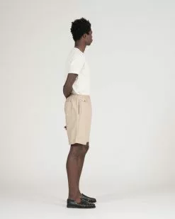 Sunday Short Khaki -Dress store SS22 ON MODEL WEB 477