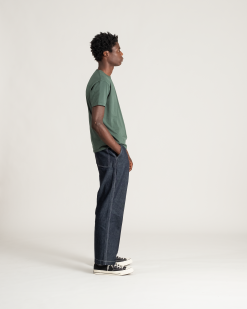 Pocket T-Shirt Knickerbocker Green -Dress store Spring 21 On Model Web Res 197